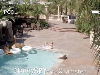 Nannyspy грудаста нянька ластівки навантаження для зберігати її робота