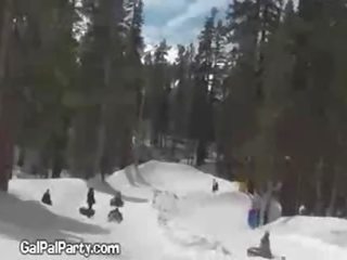 Gülkünç model movs gawyn on ski lift
