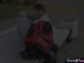 有吸引力 青少年 天使 娘們 fondled 和 拍著