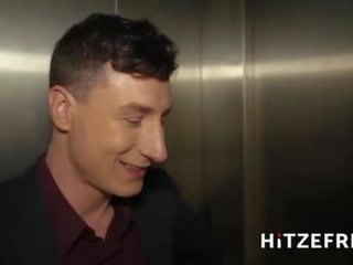 Hitzefrei محظوظ ألماني الفصل لديها ل بري مجموعة من ثلاثة أشخاص
