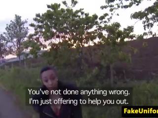 Реален евро deepthroating dodgy полицай на открито
