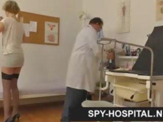 Κλεμμένο κρυμμένο σπέρμα βίντεο του γυναικολογικό εξέταση