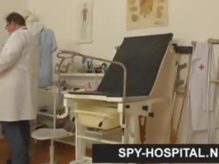 Κλεμμένο κρυμμένο σπέρμα βίντεο του γυναικολογικό εξέταση