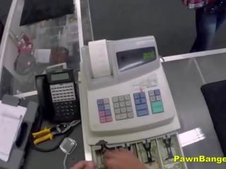 Marvellous με πλούσιο στήθος κουβανέζικο μανα παίρνει αυτήν κάστορας σφυρήλατος