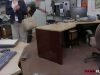 优 和 大 胸部 业务 年轻 女朋友 性交 在 该 pawnshop